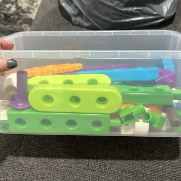 Comes with all the pieces kids first automobile engineer story and instructions - Picture 3 of 3